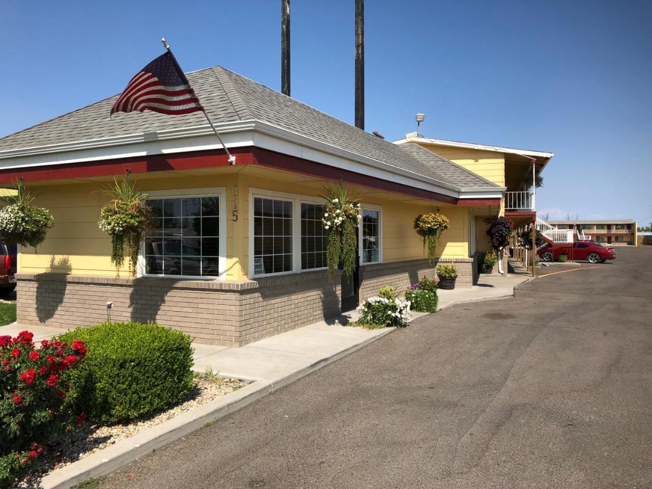 Motel Super 8 By Wyndham Ontario Exterior foto